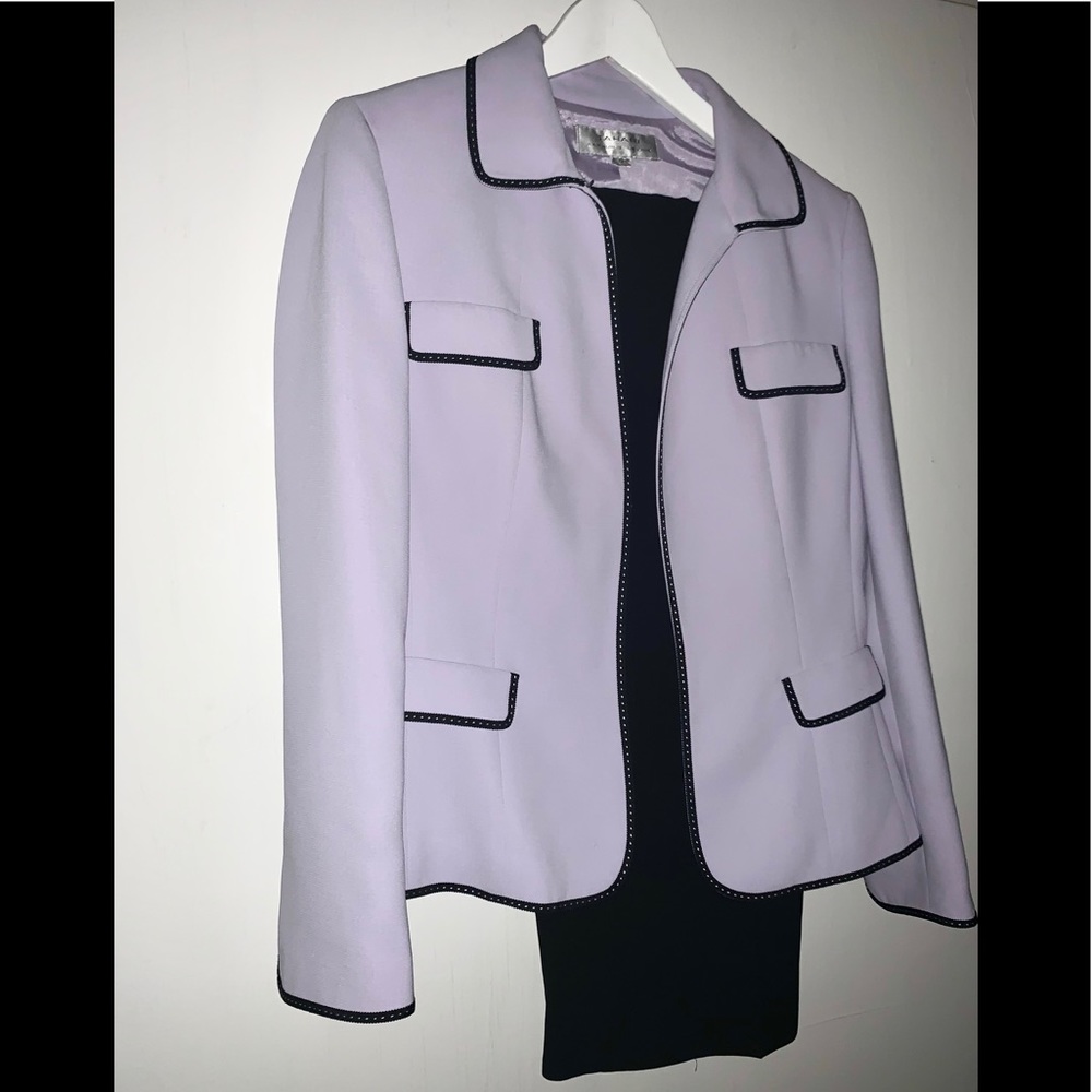 TAHARI Women’s Pant Suit Size 10